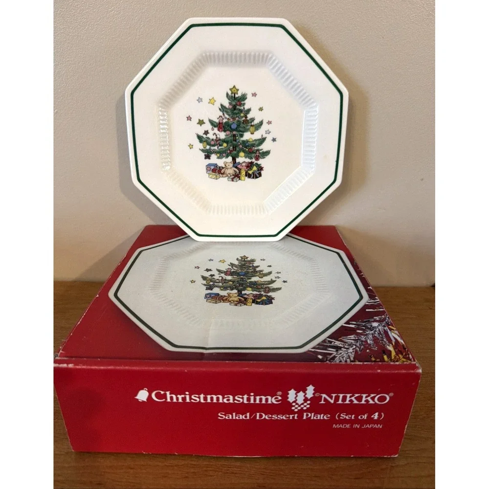 Set of 4 Vintage Nikko Christmastime Octagon Salad/Dessert Plates -Japan NEW